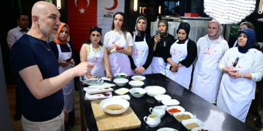 antalyada-anlamli-egitim-depremzede-kadinlar-hem-ogreniyor-hem-gucleniyor-rZZTDH2R.jpg