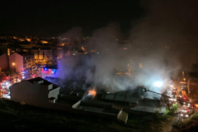 arnavutkoydeki-fabrika-yangin-qBzxgQ4h.jpg