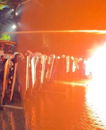 arnavutluk-karisti-tiranda-hukumet-karsiti-protestolarda-catisma-1c7hbb7X.jpg