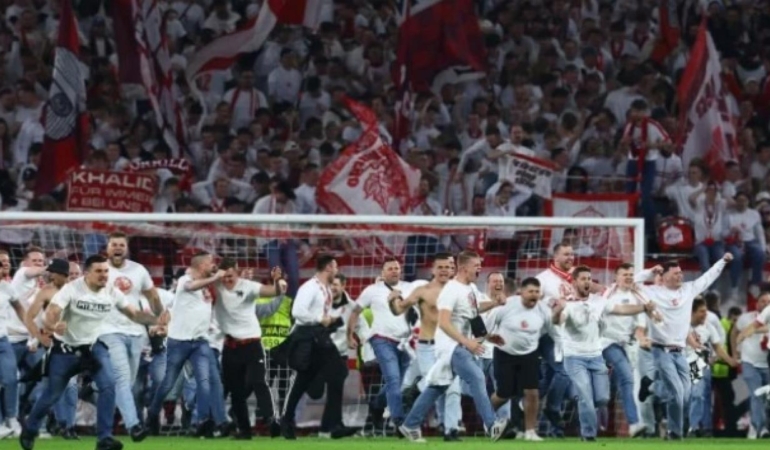 avrupada-gecenin-olayi-istanbul-bileti-sonrasi-saha-karisti-rBIYCqeS.jpg