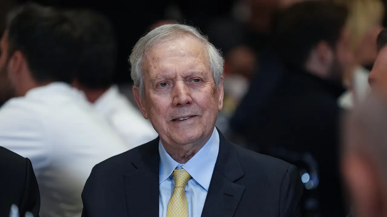 aziz-yildirimdan-galatasaraya-tepki-fenerbahceye-dil-uzatmaya-calisanlarin-wScXNdEN.jpg