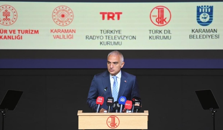 bakan-ersoy-diline-sahip-cikan-gelecegine-sahip-cikar-tAiiUp2w.jpeg