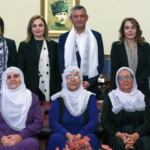 baris-anneleri-heyetinden-chp-lideri-ozgur-ozele-ziyaret-H73F98Mm.jpg