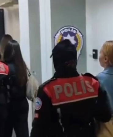 baskentte-usulsuz-calistirilan-47-yabanci-uyruklu-kadin-sinir-disi-edildi-29-gozalti-gsYAzEuZ.jpg