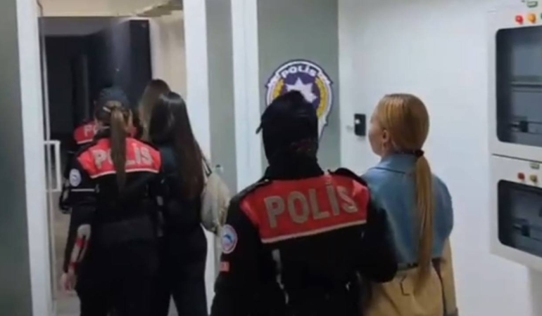baskentte-usulsuz-calistirilan-47-yabanci-uyruklu-kadin-sinir-disi-edildi-29-gozalti-gsYAzEuZ.jpg