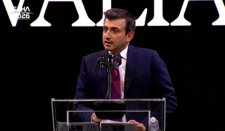 bayraktardan-saha-2026da-teknokapitalizm-uyarisi-ve-milli-yapay-zeka-manifestosu-VDjfBTxZ.jpg