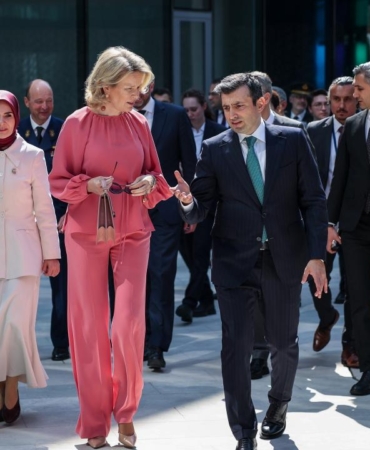 belcika-kralicesi-mathilde-baykari-ziyaret-etti-M5kpxKOc.jpg