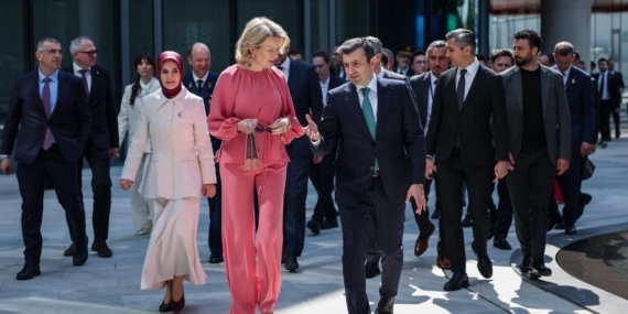 belcika-kralicesi-mathilde-baykari-ziyaret-etti-M5kpxKOc.jpg