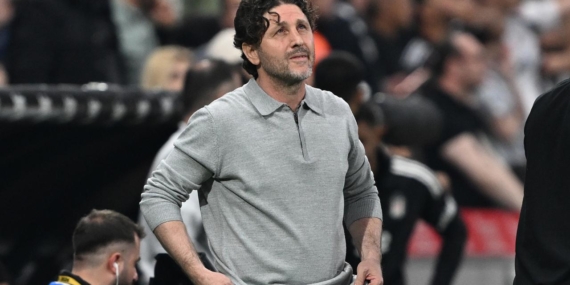 besiktas-taraftari-kusura-bakmasin-diyen-fatih-tekkeden-sergen-yalcin-sozleri-SQEjsQPq.jpg