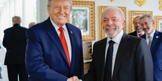 beyaz-saraydaki-gorusmeye-turkiye-damgasi-lula-da-silva-trumpa-sundum-anmdCtP4.jpg