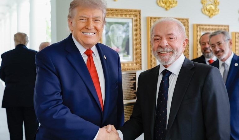 beyaz-saraydaki-gorusmeye-turkiye-damgasi-lula-da-silva-trumpa-sundum-anmdCtP4.jpg