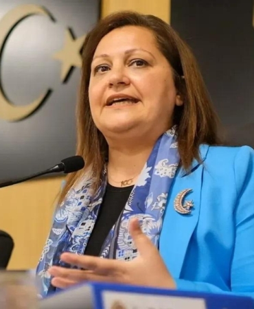 burcu-koksal-son-noktayi-koydu-ak-partiye-katiliyorum-uVJIlS3G.jpg