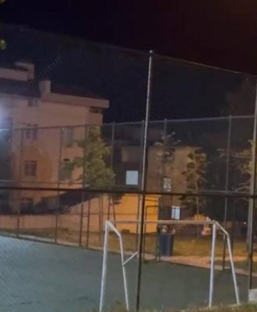 buyukcekmecede-parkta-bicakli-kavga-2-agir-yarali-iTyXAt68.jpg