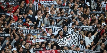 dolmabahcede-gorulmemis-protesto-stadyumda-cit-cikmadi-GwgCW5Iu.jpg