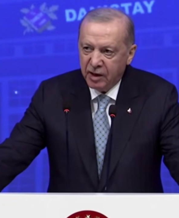 erdogan-turk-milletinin-iyi-bir-anayasa-ozlemi-maalesef-dinmedi-83YBwXLt.jpg