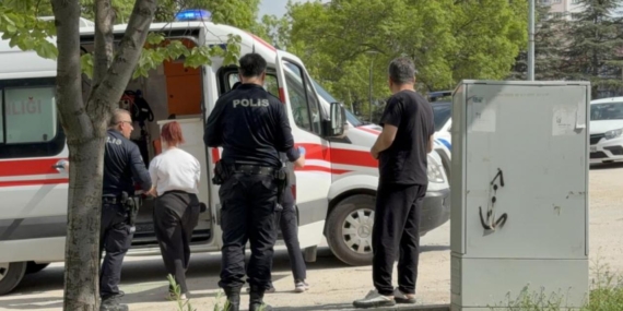erkek-arkadas-kavgasinda-3-kiz-bicakla-yaralandi-AHnFXlB7.jpg