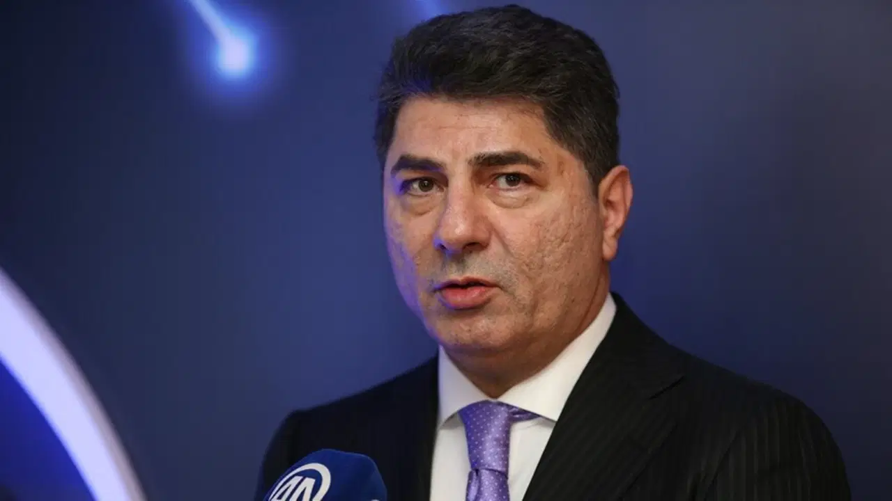 fenerbahce-baskan-adayi-hakan-safiden-rafael-leao-cikarmasi-milan-ile-temaslar-kuruldu-tDwLefVx.jpg