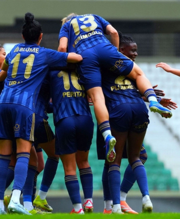 fenerbahce-turkcell-kadin-futbol-super-liginde-sampiyonu-oldu-sziQyY7U.jpg