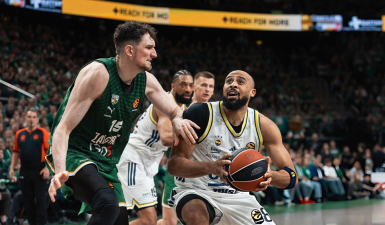 fenerbahce-zalgirisi-uzatmada-devirerek-final-four-biletini-kapti-rAwZd3IG.jpg