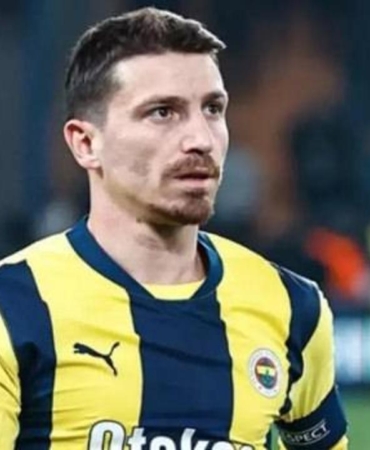 fenerbahcede-komutan-icin-beklenmedik-karar-RjmBZ2E3.jpg