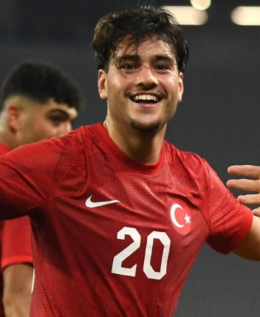 galatasaray-avrupada-12-gol-20-asist-yapan-milli-yildizi-istiyor-6U3bDEgh.jpg