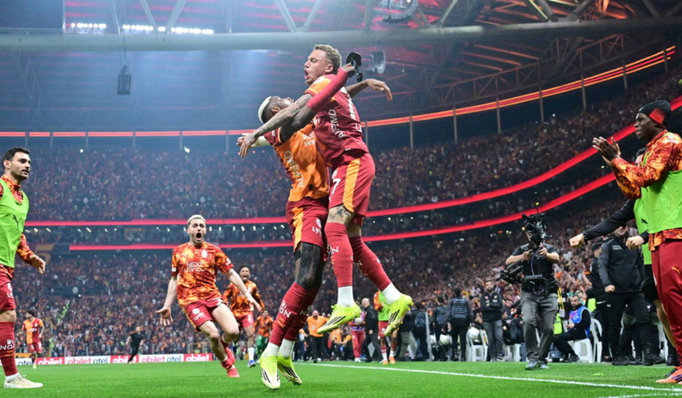 galatasaray-kac-kez-sampiyon-oldu-galatasaray-hangi-yillarda-sampiyonluk-kazandi-8bs3f7B3.jpg