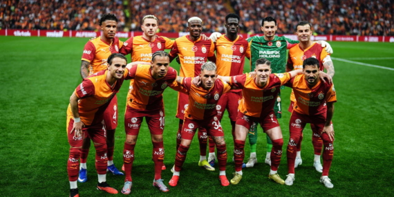galatasarayda-4-futbolcu-bir-ilki-yasadi-G3kQQHxf.jpg
