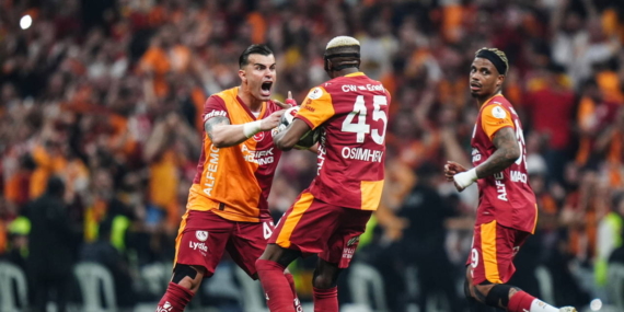 galatasarayin-sampiyonlugu-dunya-basininda-kupa-koleksiyonuna-bir-yenisini-daha-ekledi-qLTZ7z7E.jpg