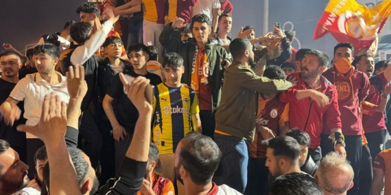 galatasarayin-sampiyonluk-kutlamasina-damga-vuran-fenerbahceli-5T1ujgAh.jpg