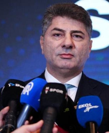 gorusme-gerceklesti-hakan-safinin-fenerbahceye-getirecegi-teknik-direktor-belli-oldu-MYU72My5.jpg