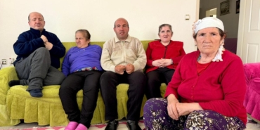hani-anne-50-yildir-engelli-4-cocuguna-bakiyor-Vv6kRFS4.jpg