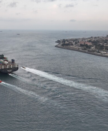 istanbul-bogazinda-gemiler-azaldi-qeemkunx.jpg