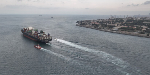 istanbul-bogazinda-gemiler-azaldi-qeemkunx.jpg