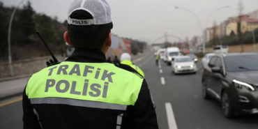 istanbulda-trafik-uyarisi-3-ilcede-yollar-kapanacak-AQFYrVOc.jpg