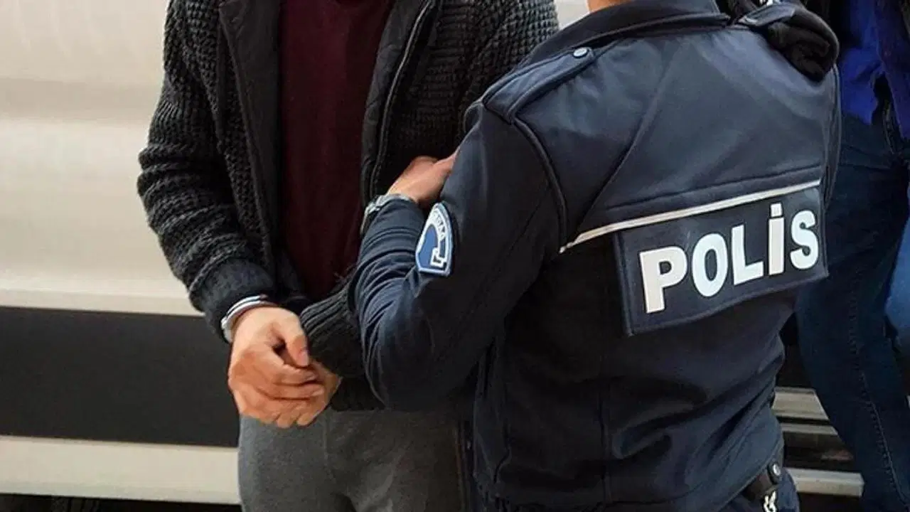 istanbulun-uc-ilcesinde-silahli-saldirilar-suc-orgutune-duzenlenen-operasyonda-13-kisi-gozaltina-alindi-vFSlR1JA.jpg