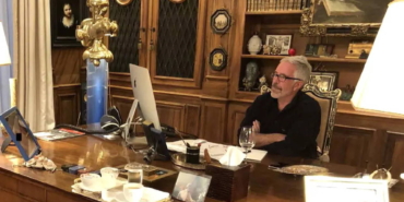 jeffrey-epsteinin-ofisindeki-tablo-satisa-cikarildi-J8DKfupC.jpg