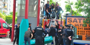 manisada-feci-olum-2-cocuk-babasi-kurtarilamadi-tvn7i2mS.jpg