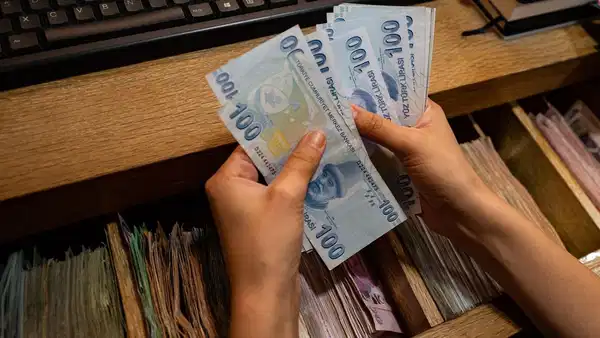 mevduat-faizi-oranlarinda-sert-yukselis-500-bin-tlnin-32-gunluk-getirisi-belli-oldu-4T7eslXV.jpg