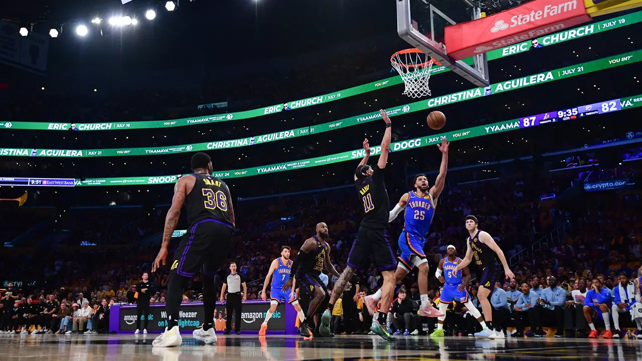 oklahoma-city-thunder-deplasmanda-los-angeles-lakersi-devirdi-adini-konferans-finaline-yazdirdi-6jwpR8tn.jpg