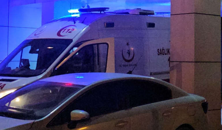 otel-havuzunda-esiyle-birlikte-yuzuyordu-talihsiz-kadindan-aci-haber-kAzdD5Ve.jpg