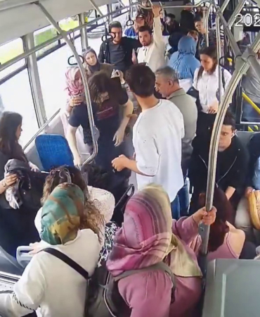 rahatsizlanan-yolcu-icin-guzergah-degisti-otobusu-hastaneye-surdu-ifAAKYM1.jpg