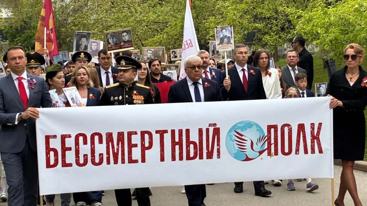 rusya-zafer-gununu-kutladi-buyukelci-versinin-ilk-kez-basinin-karsisina-cikti-FabtDjZH.jpg