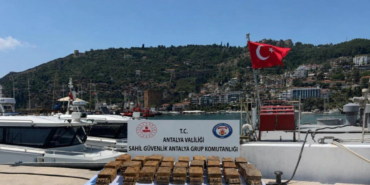 sahile-vuran-paketten-40-kilogram-esrar-cikti-HlEUCi1k.jpg