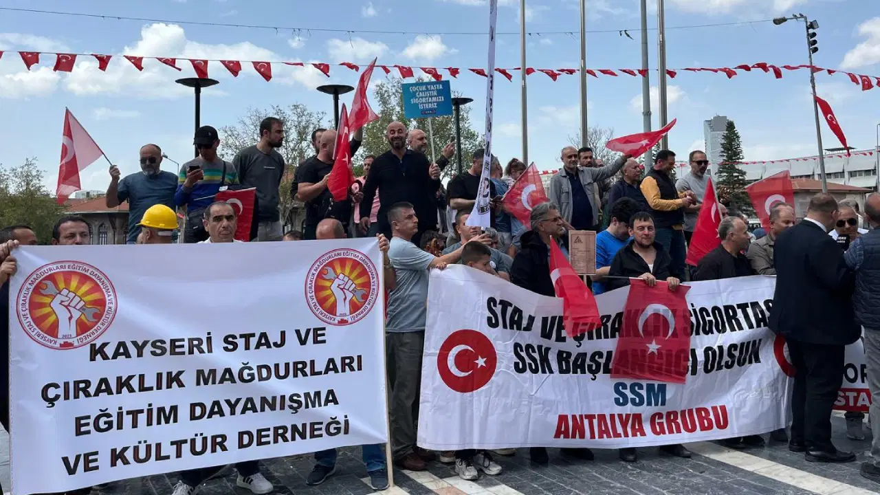 staj-ve-ciraklik-sigortasi-magdurlarindan-buyuk-bulusma-sadece-hakkimizi-istiyoruz-OPHRxmGc.jpg
