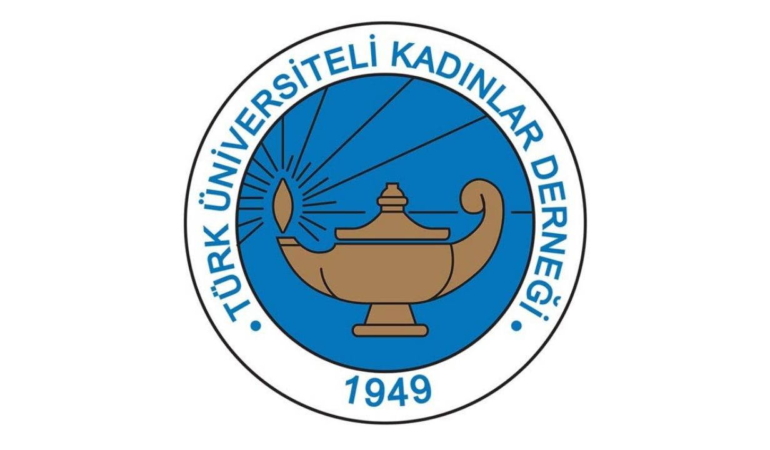 tukdnin-genc-mesaleleri-ataturk-devrimlerini-gelecege-tasiyor-fYdJPv3N.jpg