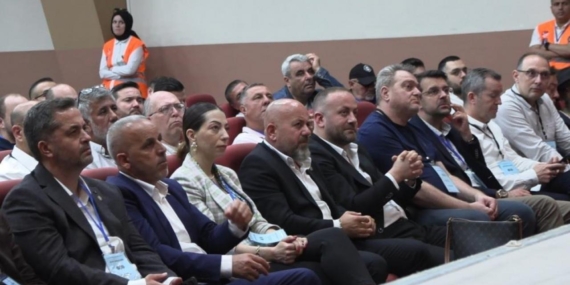 turk-futbolunun-asirlik-cinari-alarm-veriyor-borc-1-milyar-tlye-ulasti-aday-yok-cTWGJOJw.jpg