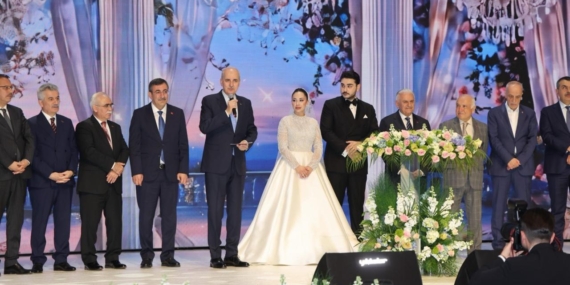 turk-telekom-ceosu-ebubekir-sahinin-kizi-zeynep-melike-sahin-dunyaevine-girdi-qiiRkg4M.jpg