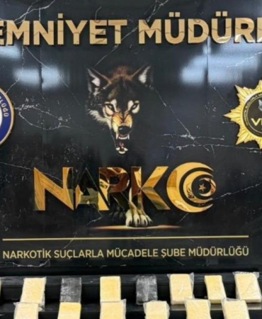 vanda-durdurulan-aractan-16-kilo-kokain-cikti-ryVPtXCL.jpg