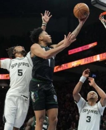 wembanyama-sov-yapti-spurs-seride-one-gecti-6vdefxEd.jpg