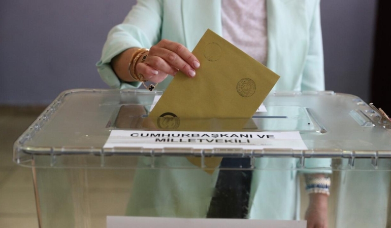 yolsuzluklarla-anilan-chp-kayiplarda-ak-parti-oylarini-artiriyor-yeni-anket-geldi-q1wb6Pyb.jpg